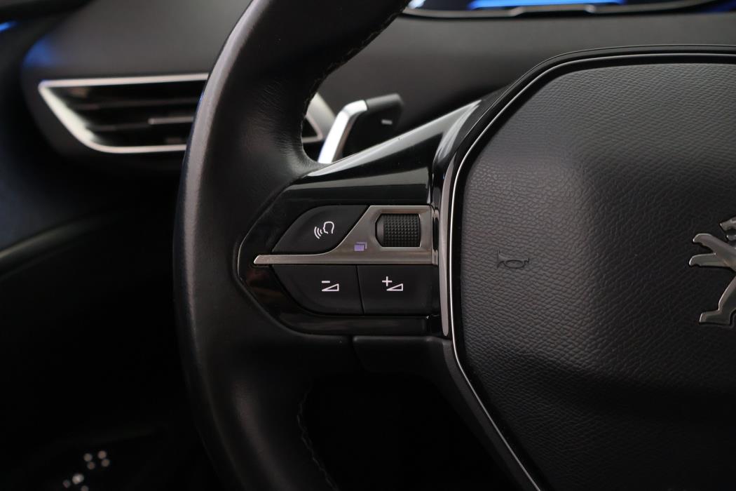PEUGEOT 5008 2019