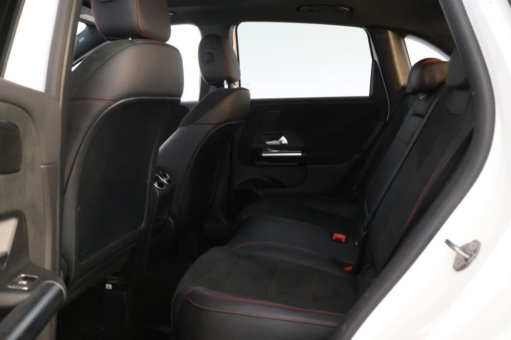 MERCEDES-BENZ B 2019