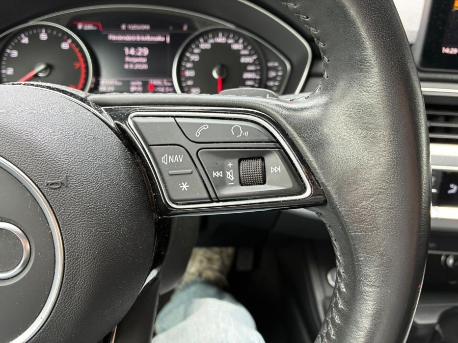 AUDI A4 2019