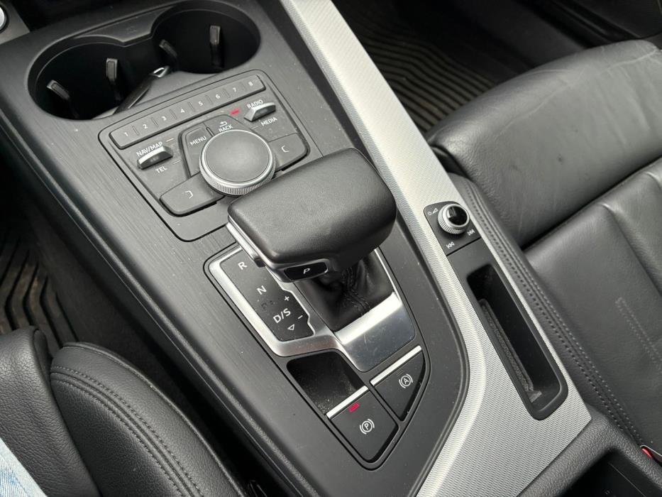 AUDI A4 2019