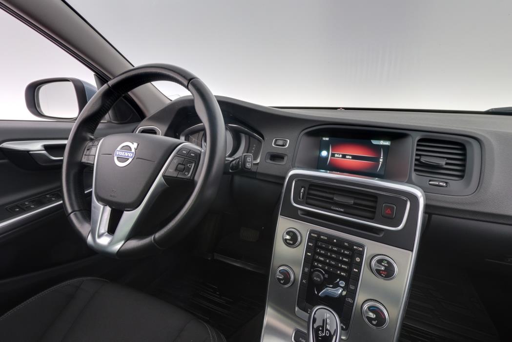 VOLVO V60 2017