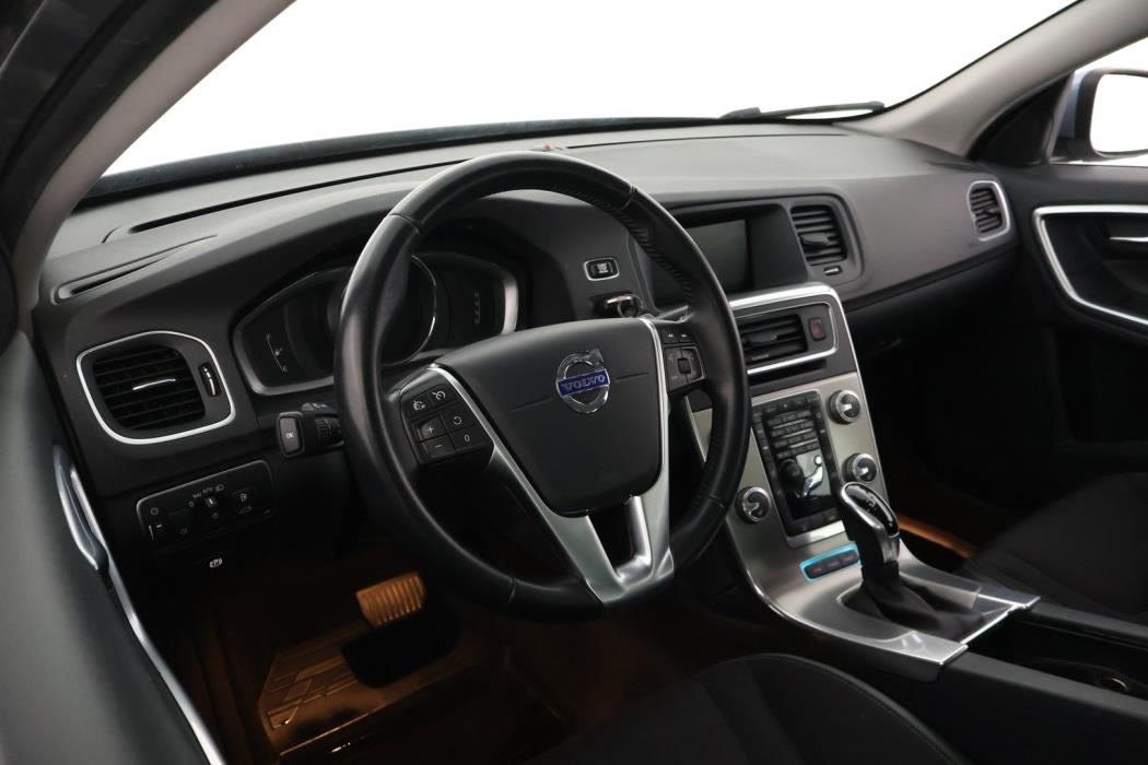 VOLVO V60 2017