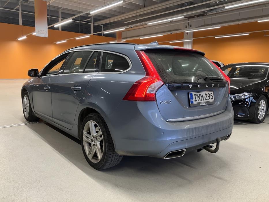 VOLVO V60 2016