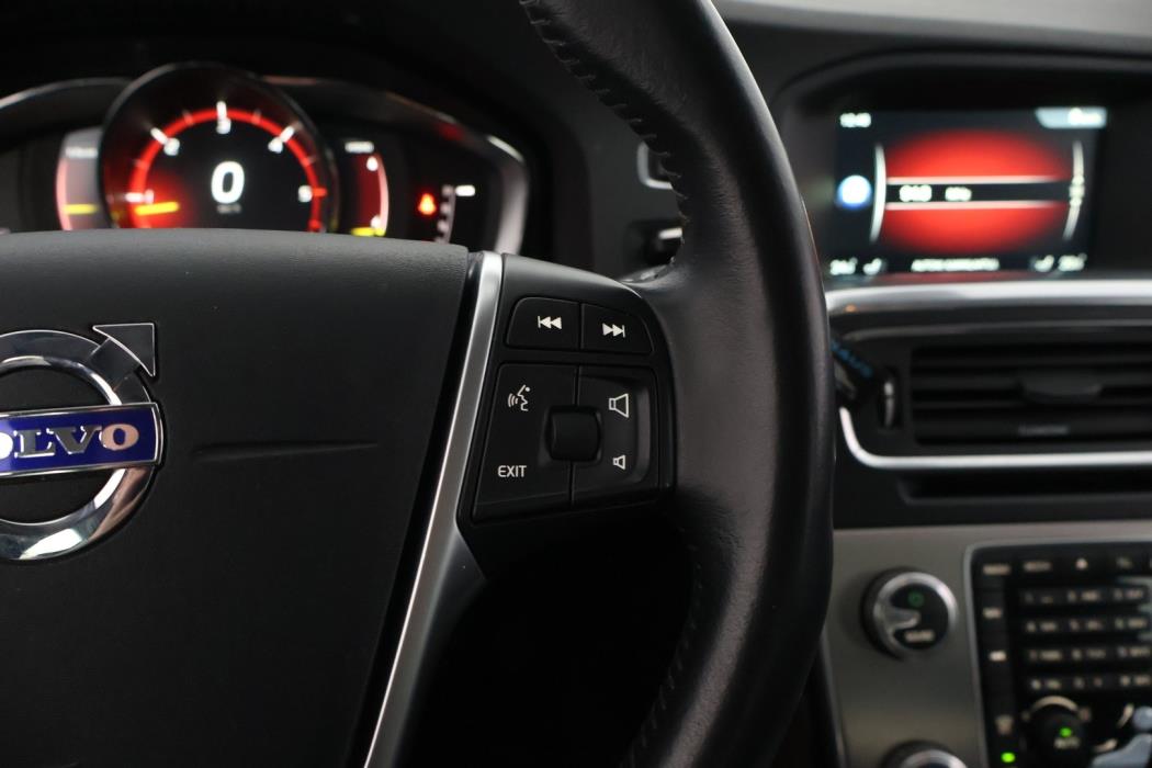 VOLVO V60 2017