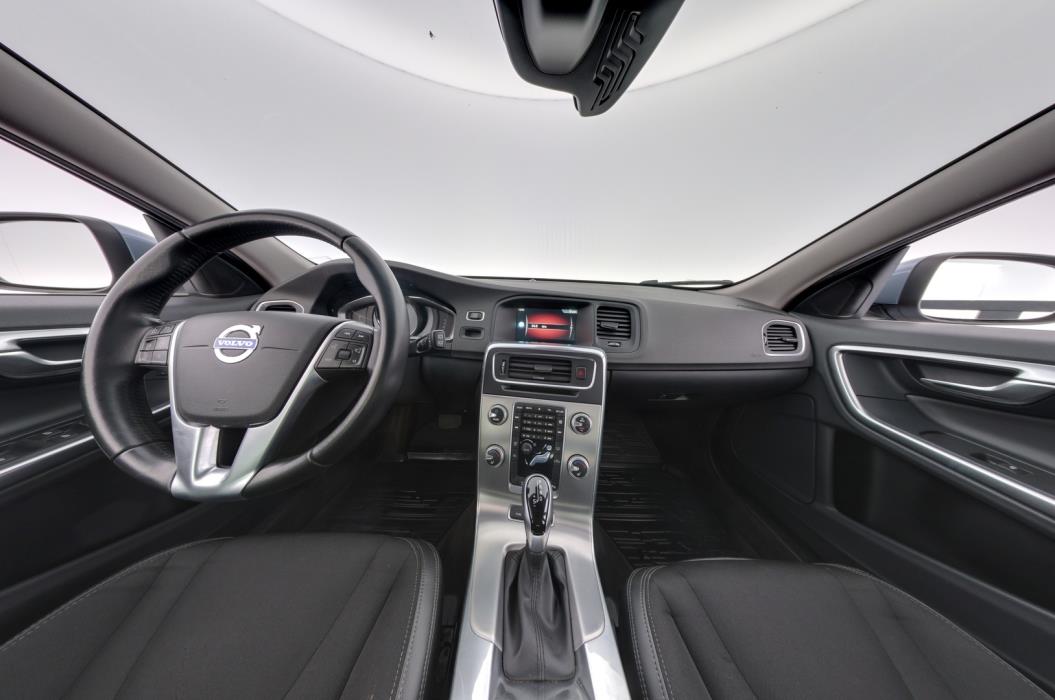 VOLVO V60 2017