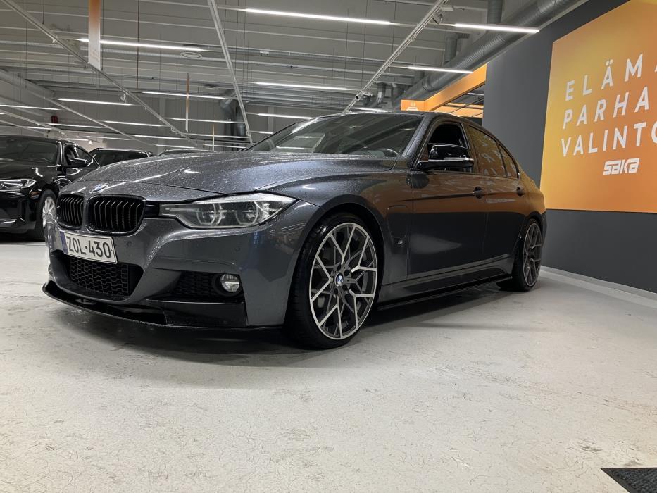 BMW 330 2017