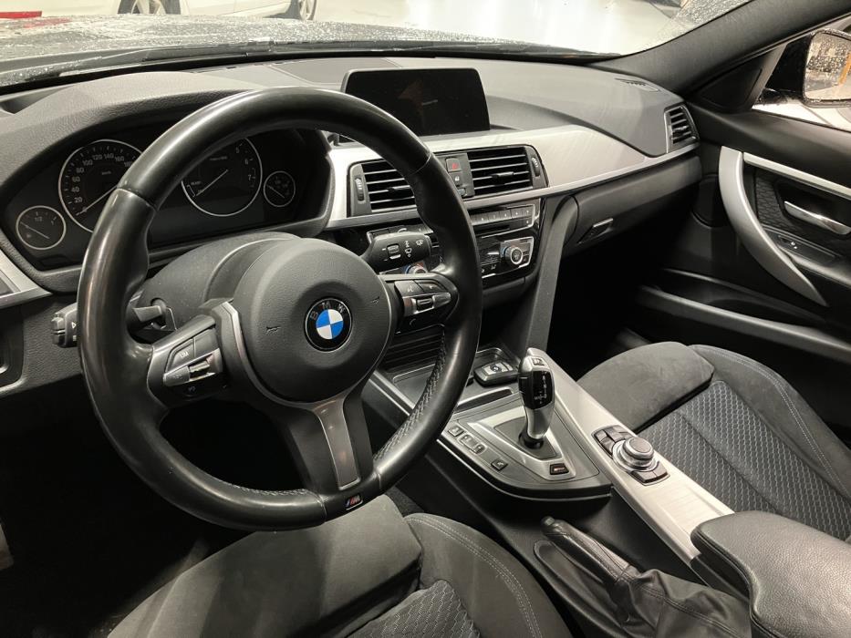 BMW 330 2017