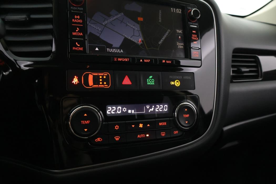 MITSUBISHI Outlander 2016