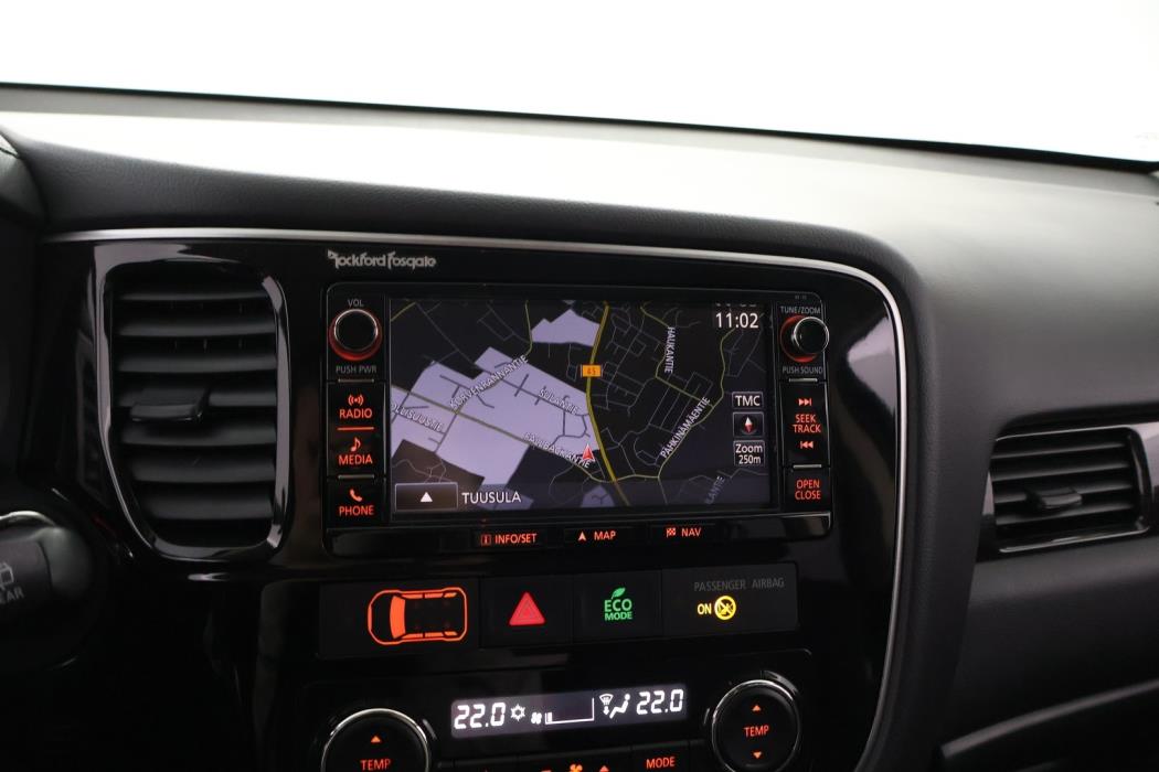 MITSUBISHI Outlander 2016