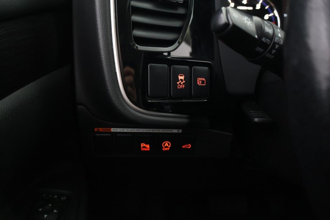 MITSUBISHI Outlander 2016