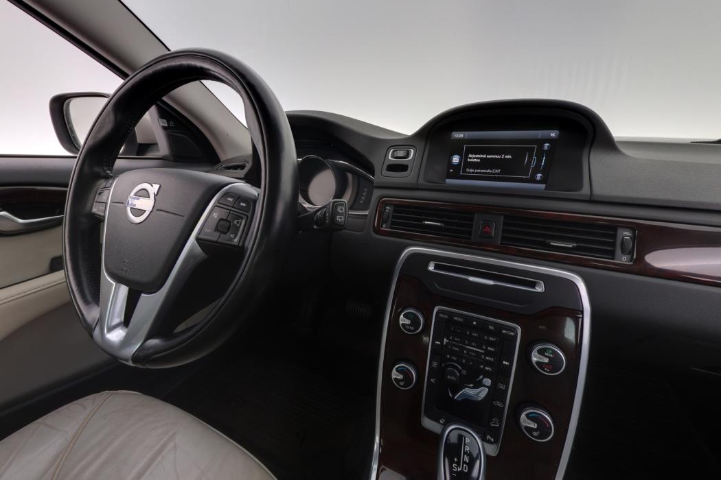 VOLVO XC70 2014