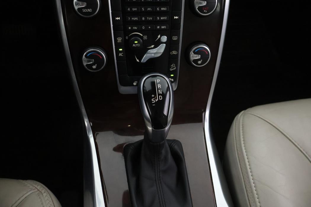 VOLVO XC70 2014