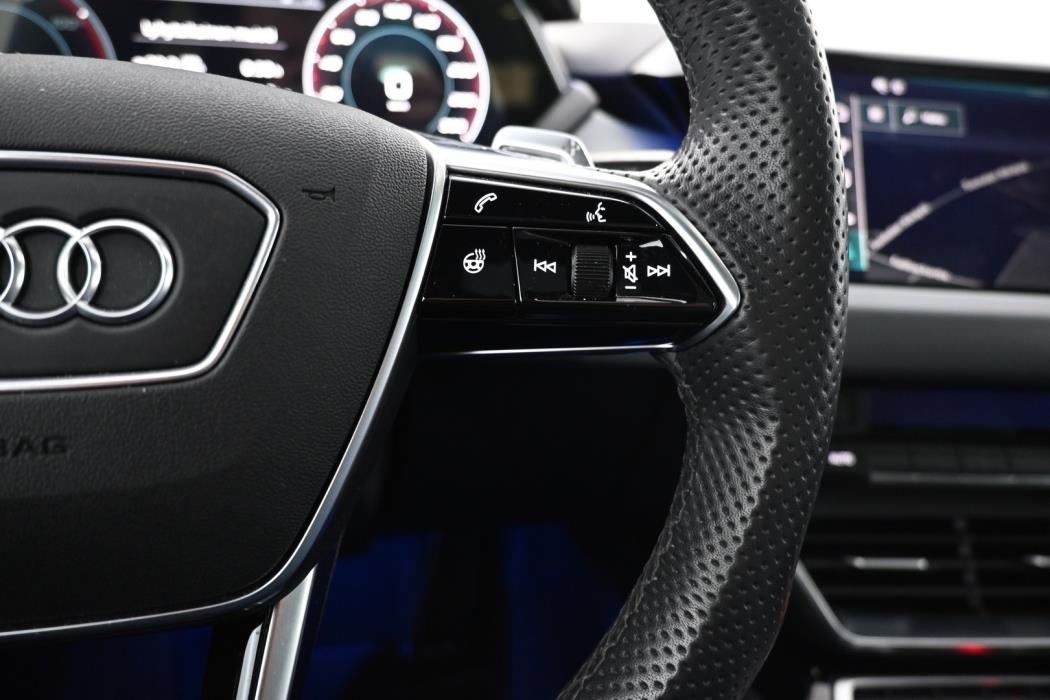 AUDI E-TRON GT RS 2022