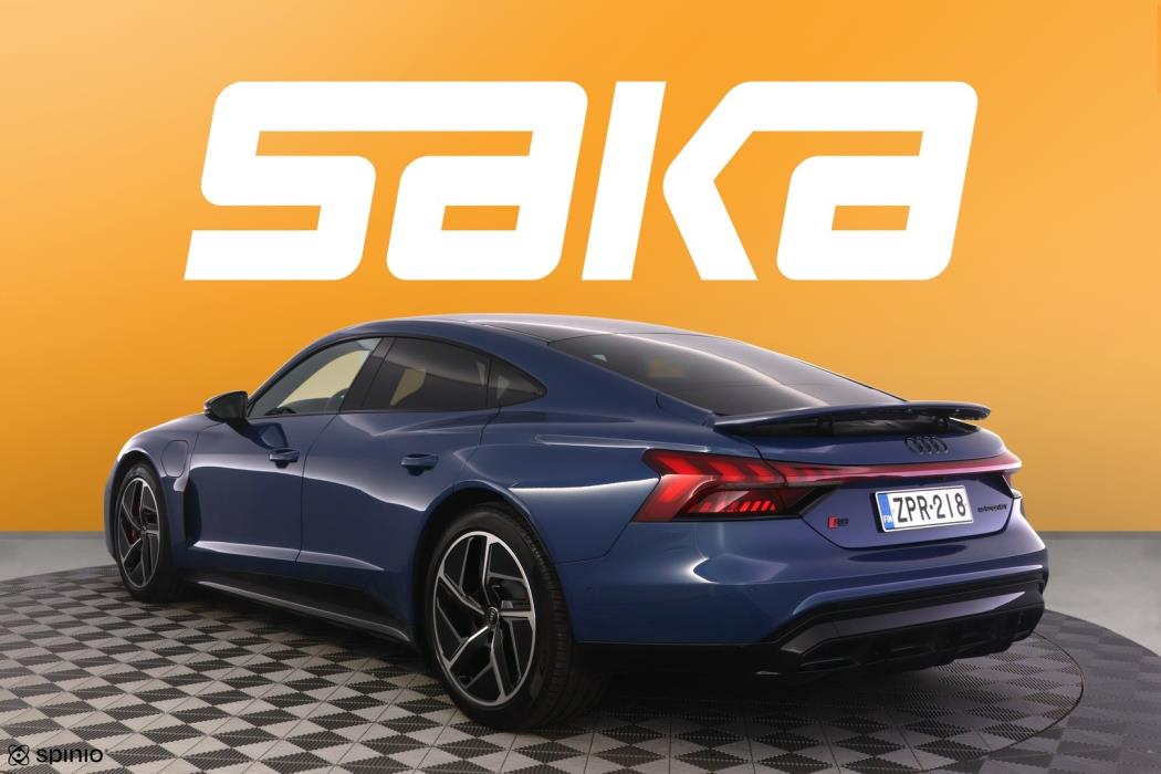 AUDI E-TRON GT RS 2022