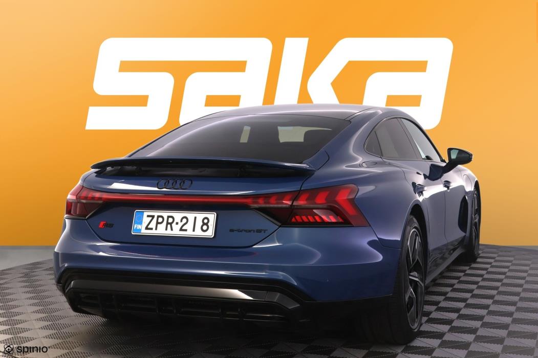 AUDI E-TRON GT RS 2022