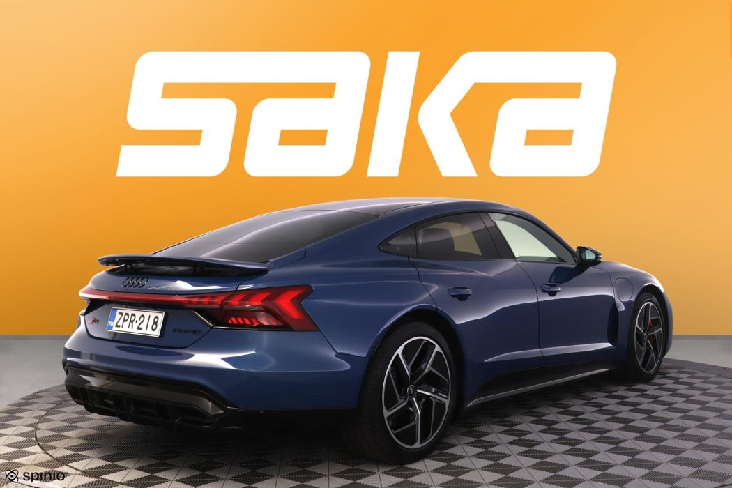 AUDI E-TRON GT RS 2022