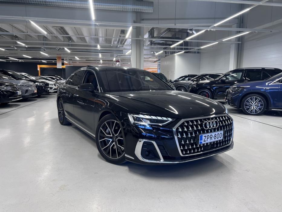 AUDI A8 2023