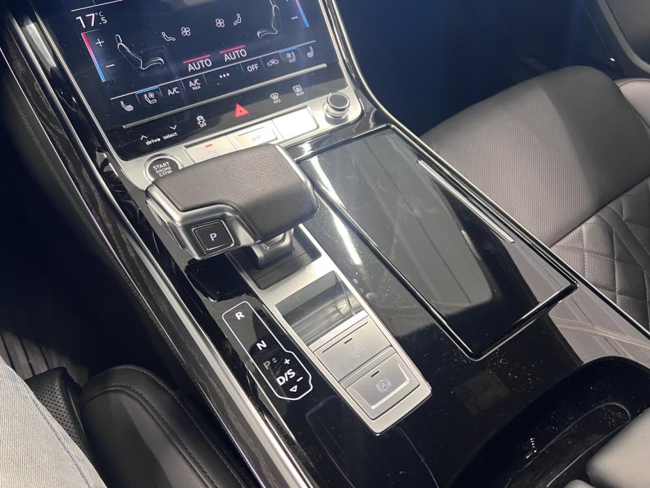 AUDI A8 2023