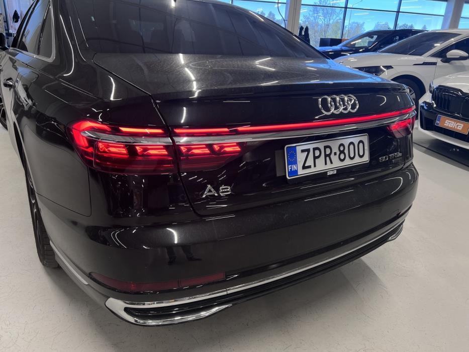 AUDI A8 2023