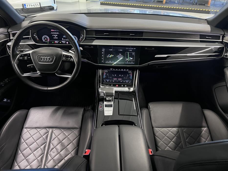 AUDI A8 2023