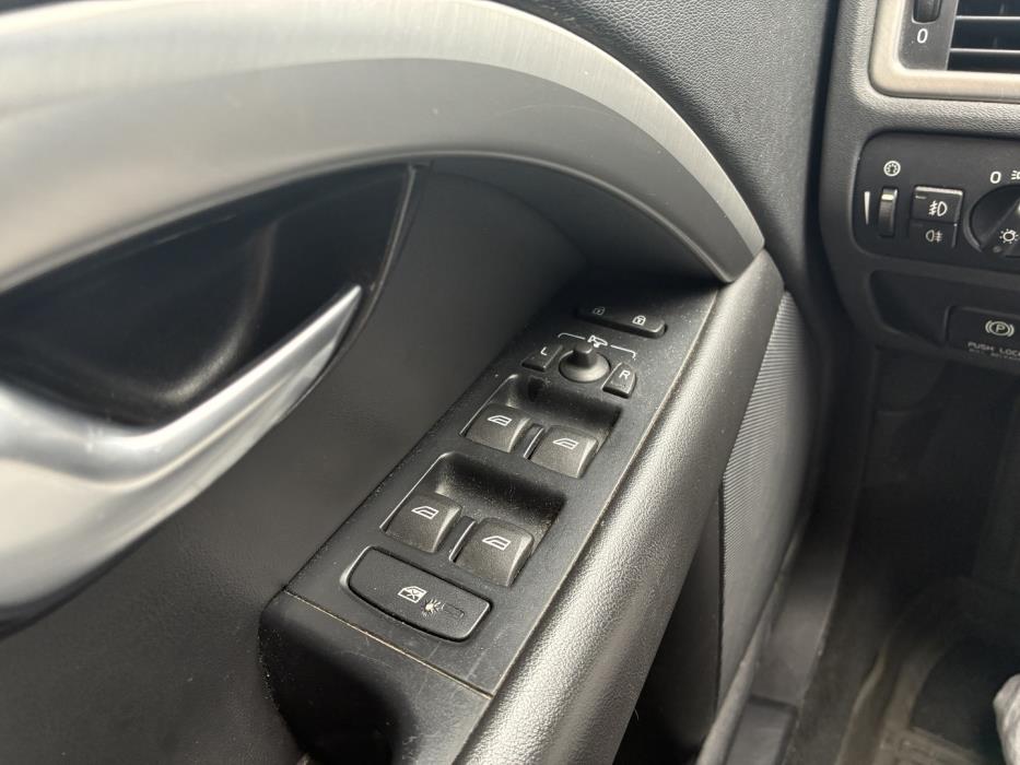 VOLVO V70 2013