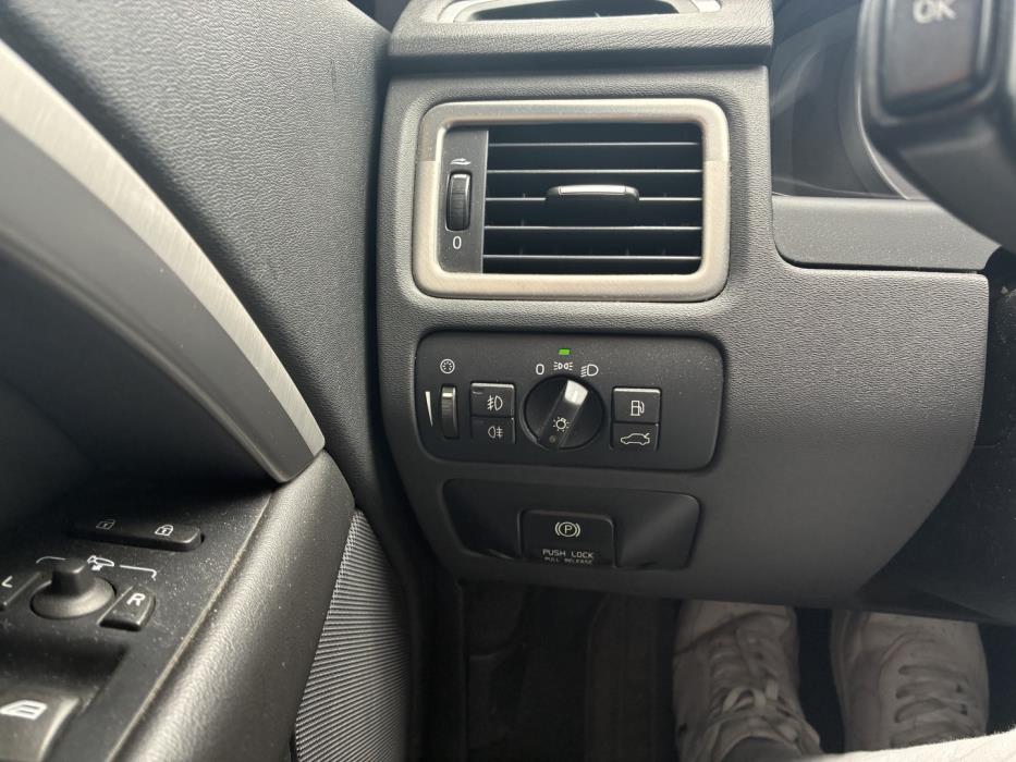 VOLVO V70 2013
