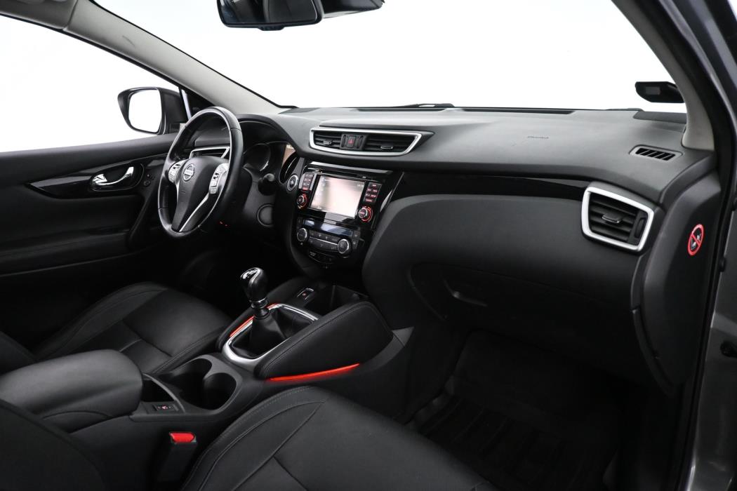 NISSAN Qashqai 2016