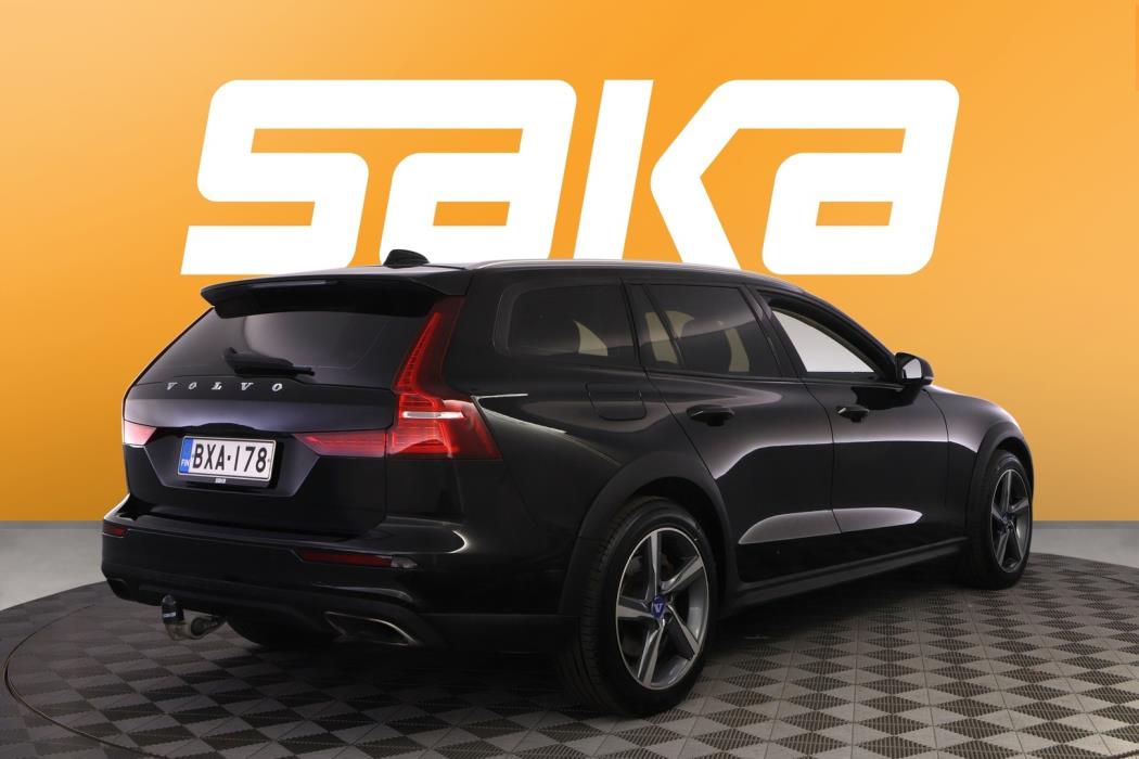 VOLVO V60 Cross Country 2019