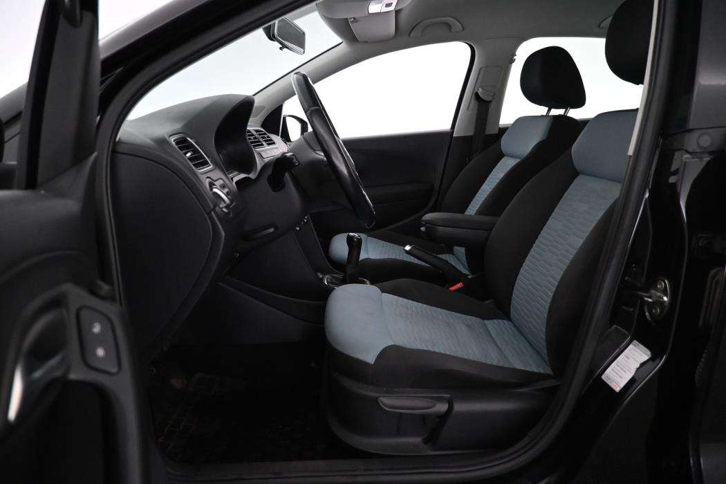 VOLKSWAGEN Polo 2011