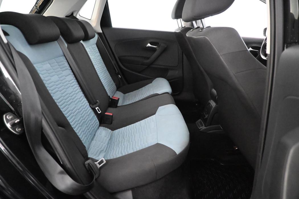 VOLKSWAGEN Polo 2011