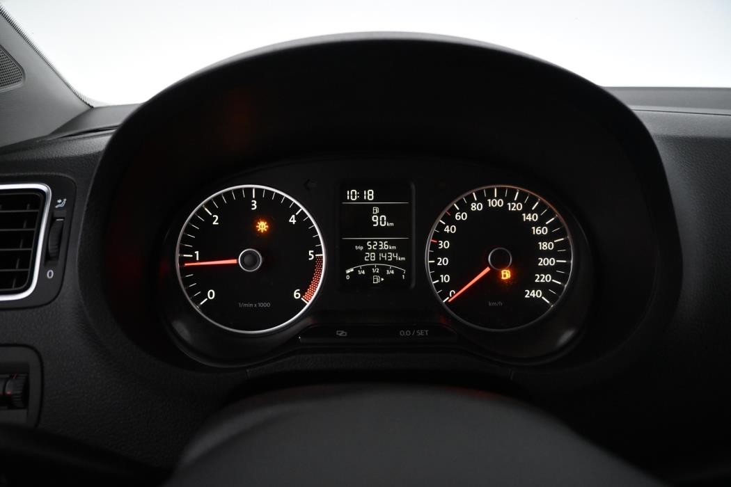 VOLKSWAGEN Polo 2011