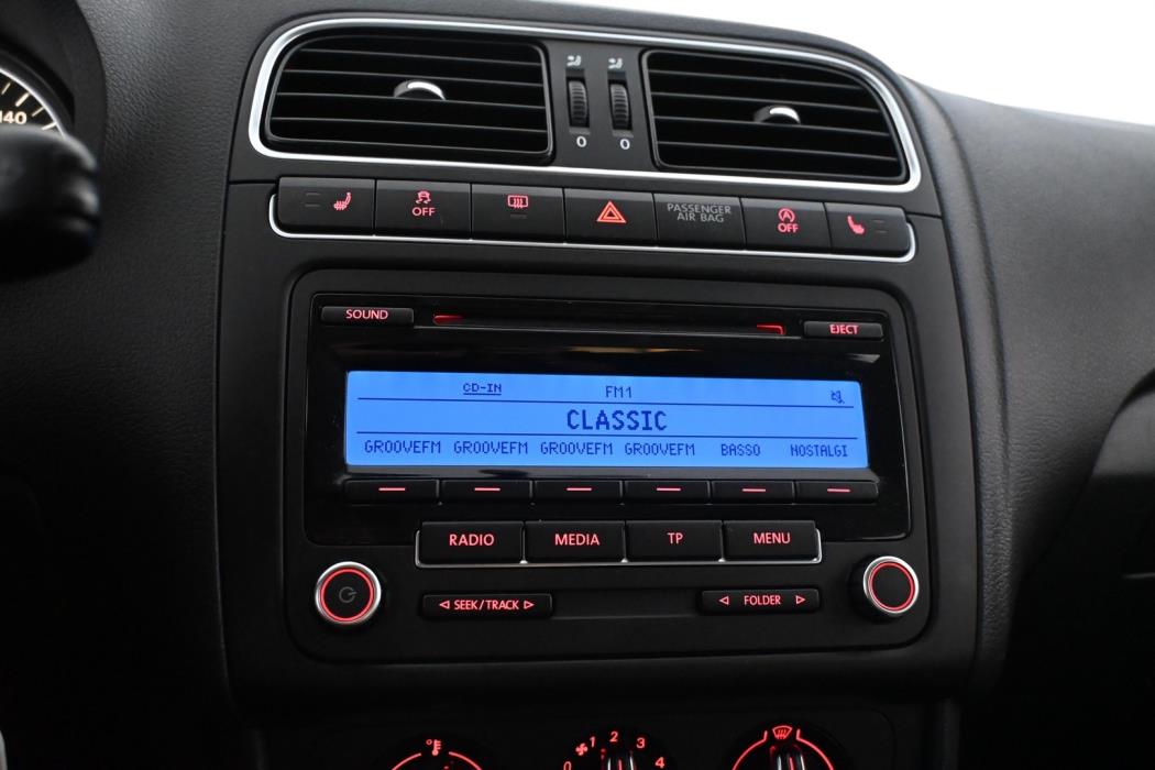 VOLKSWAGEN Polo 2011