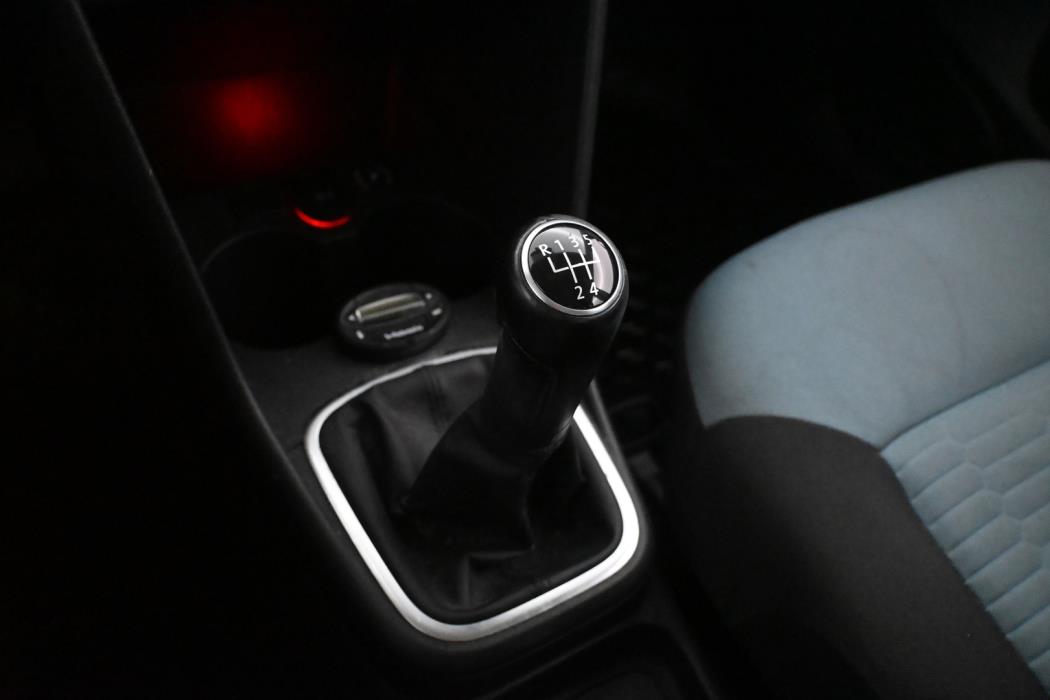VOLKSWAGEN Polo 2011