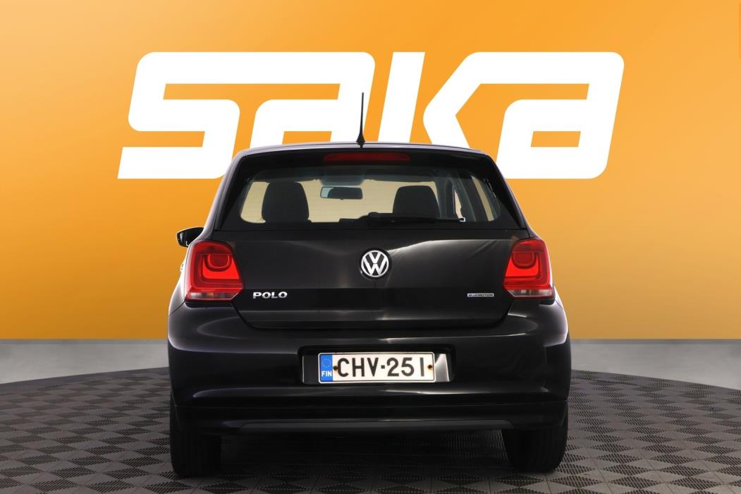 VOLKSWAGEN Polo 2011