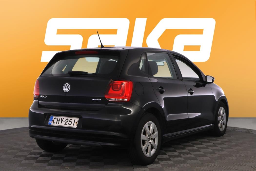 VOLKSWAGEN Polo 2011