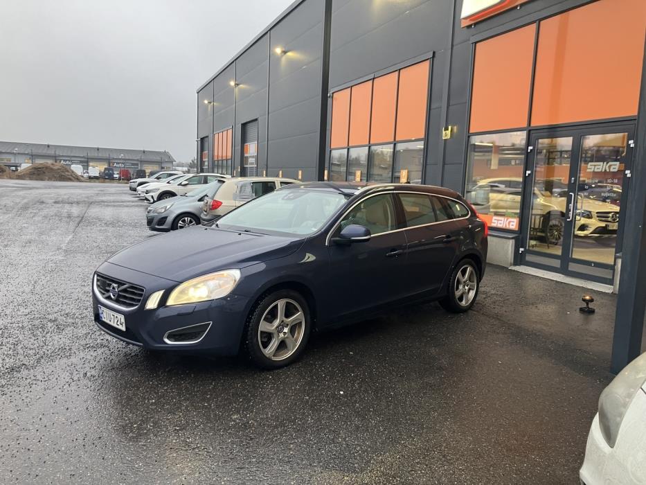 VOLVO V60 2013