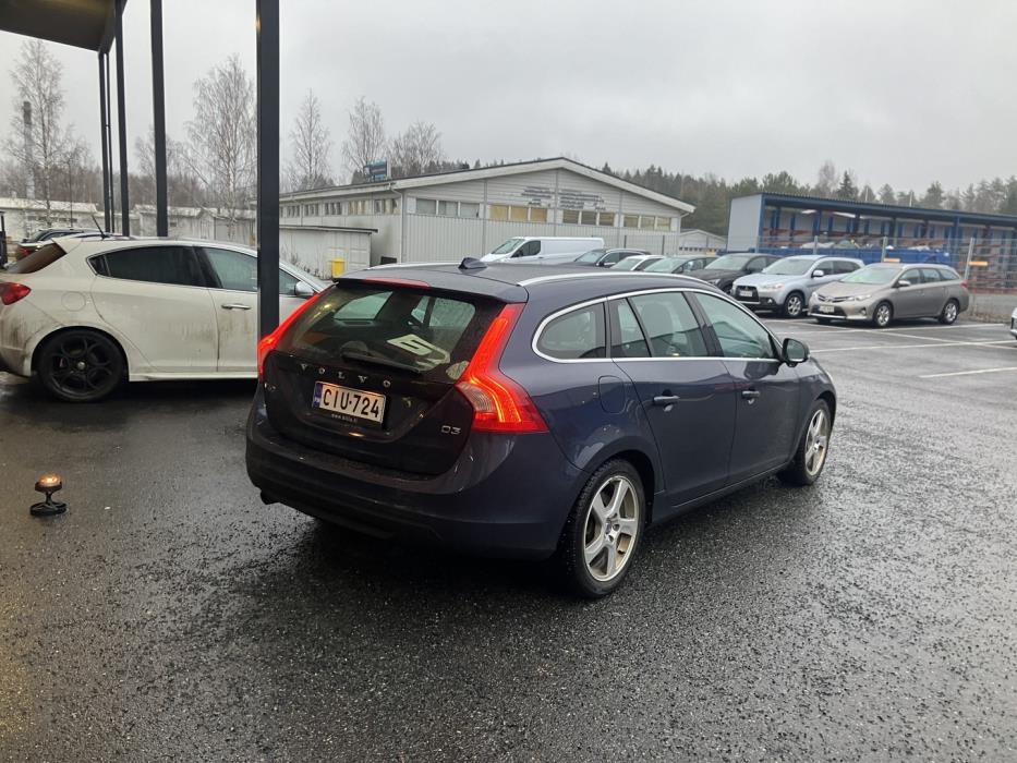 VOLVO V60 2013