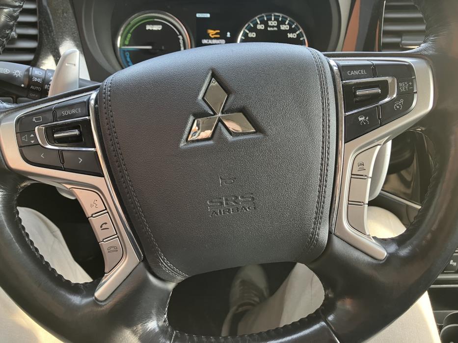 MITSUBISHI Outlander PHEV 2017