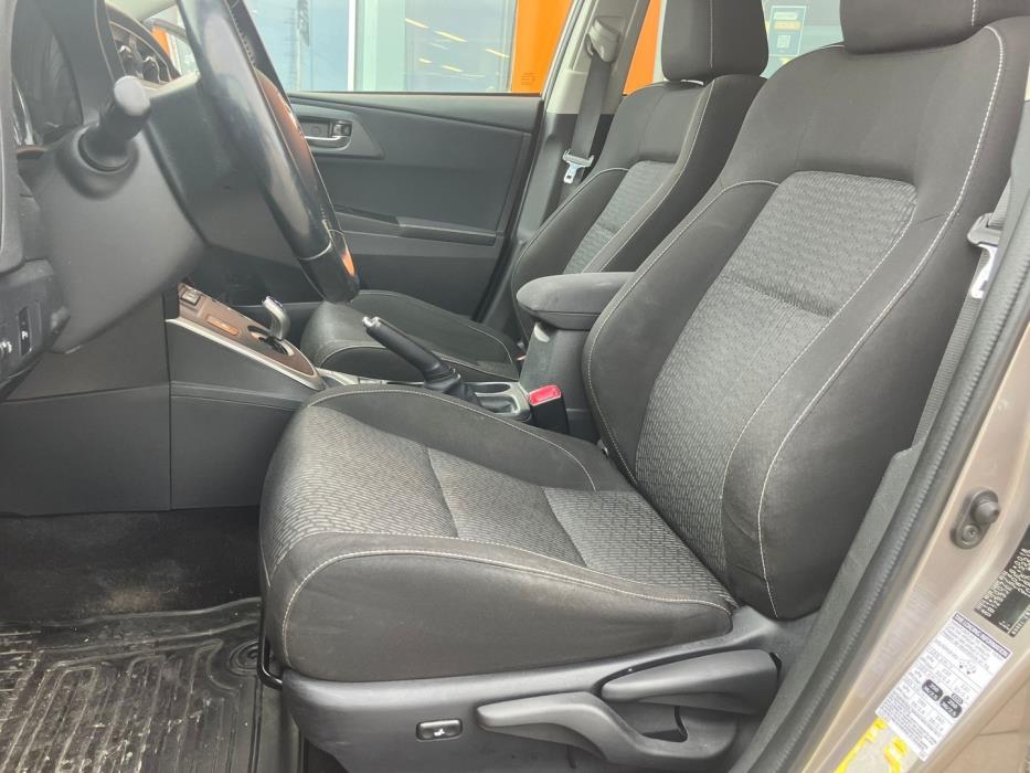 TOYOTA Auris 2014