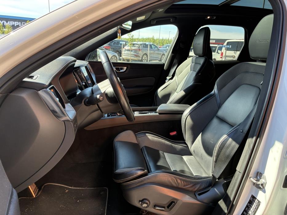 VOLVO XC60 2020