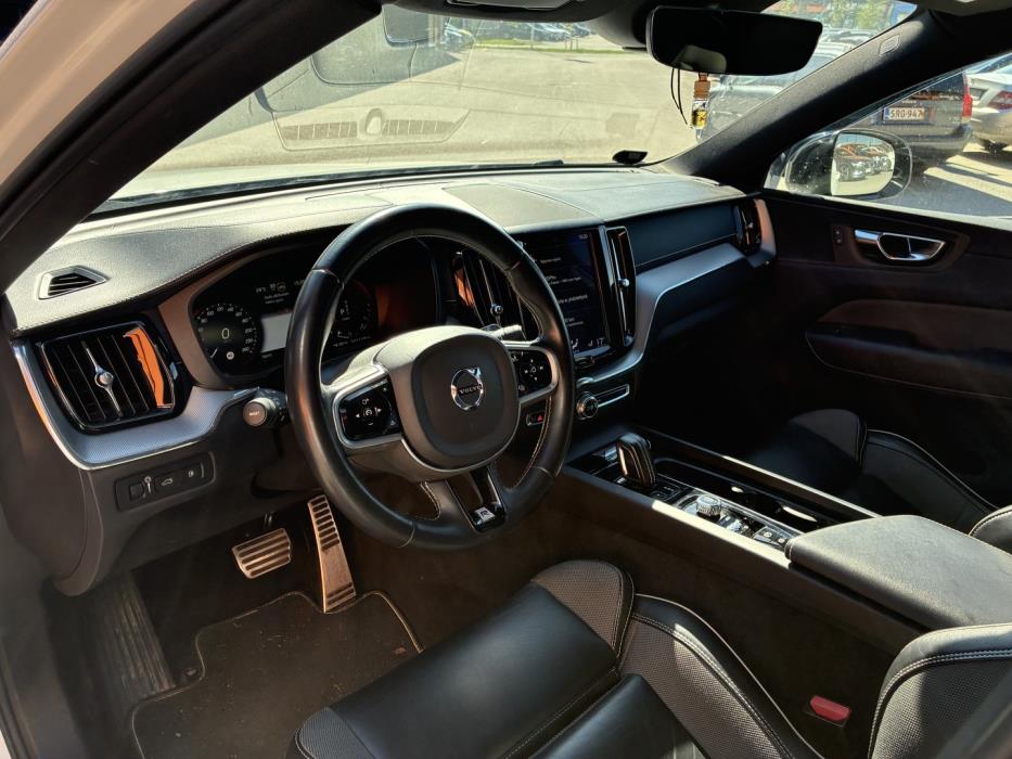 VOLVO XC60 2020