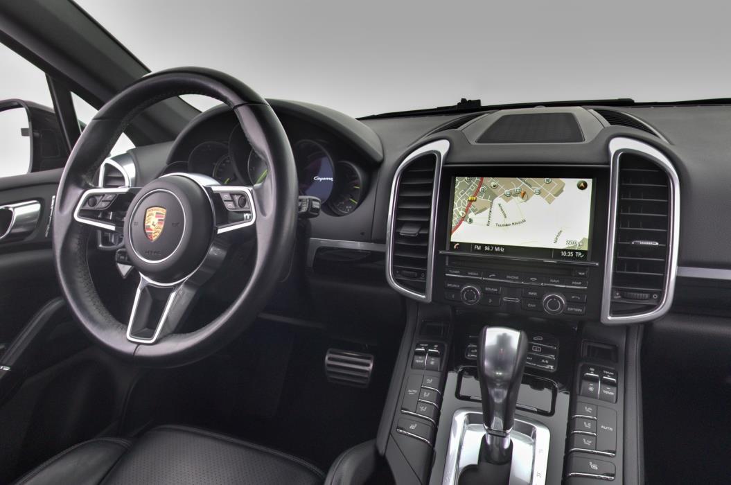 PORSCHE Cayenne 2015