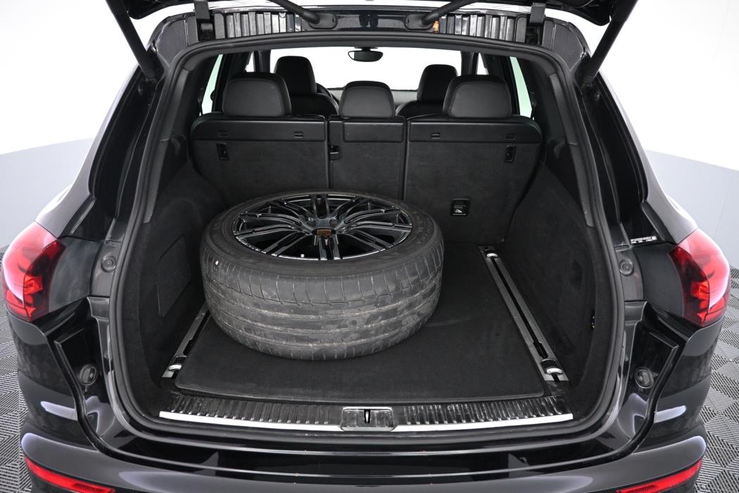 PORSCHE Cayenne 2015