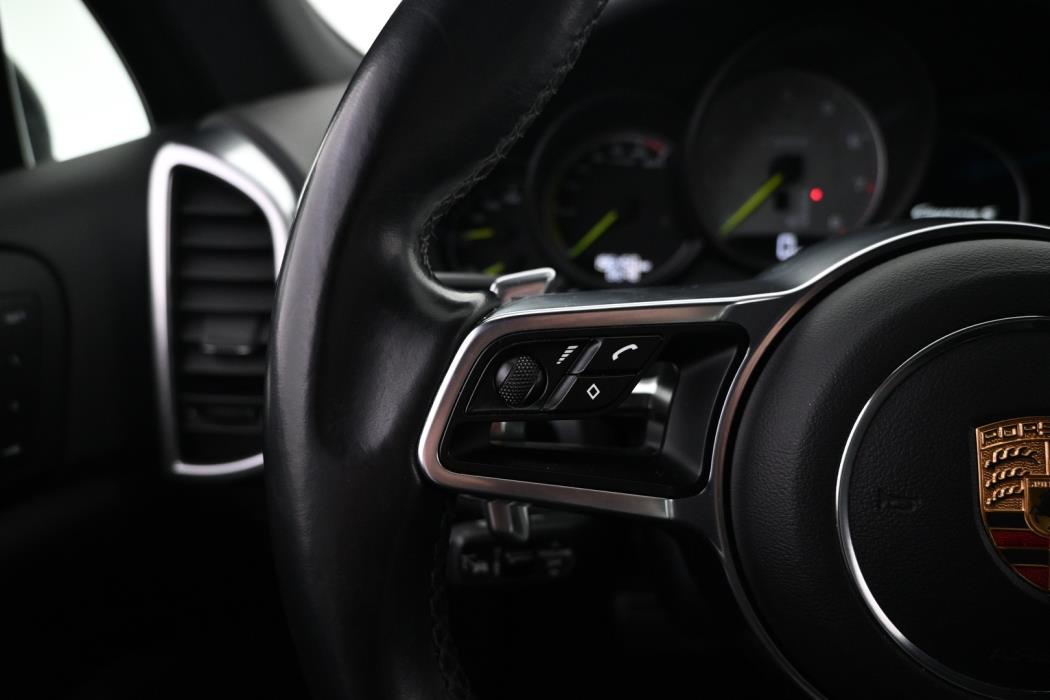 PORSCHE Cayenne 2015