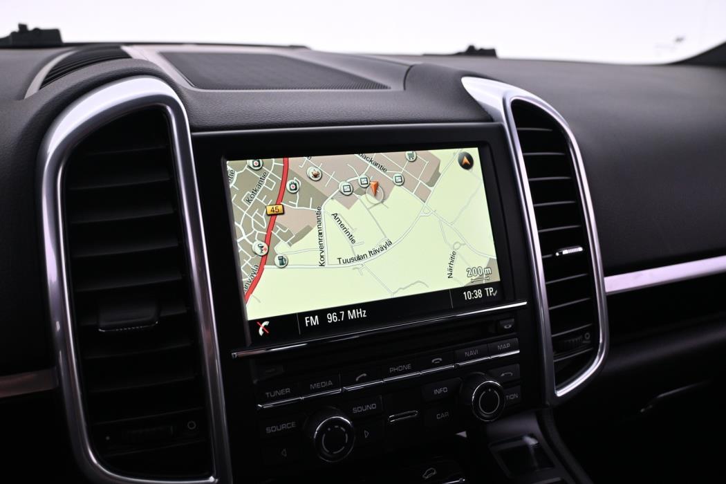 PORSCHE Cayenne 2015