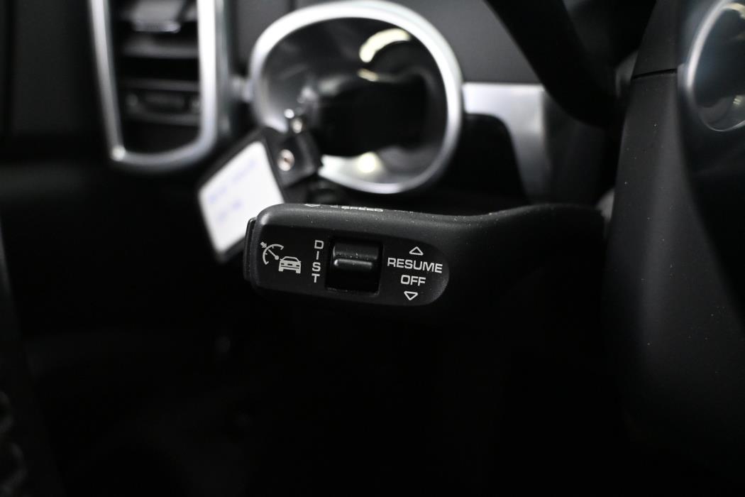 PORSCHE Cayenne 2015