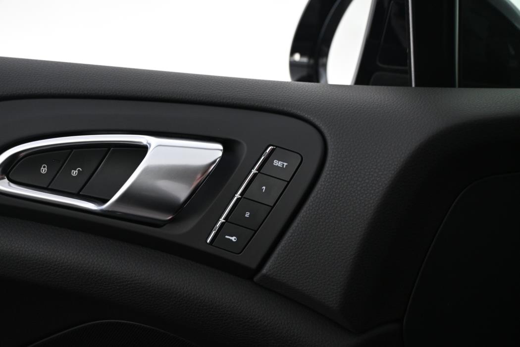 PORSCHE Cayenne 2015