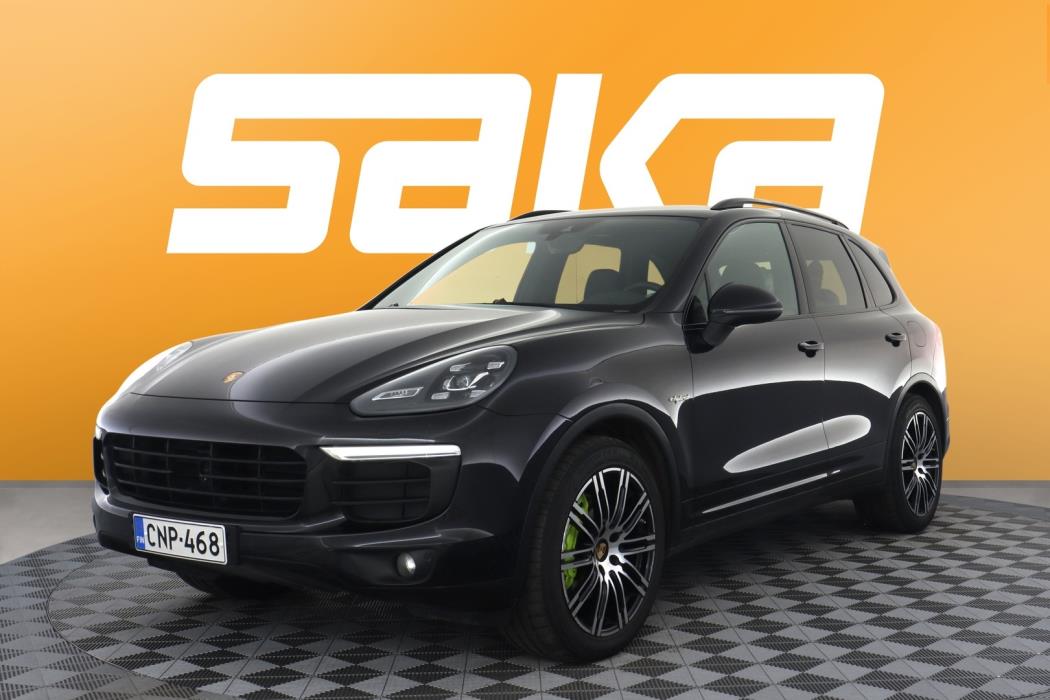 PORSCHE Cayenne 2015