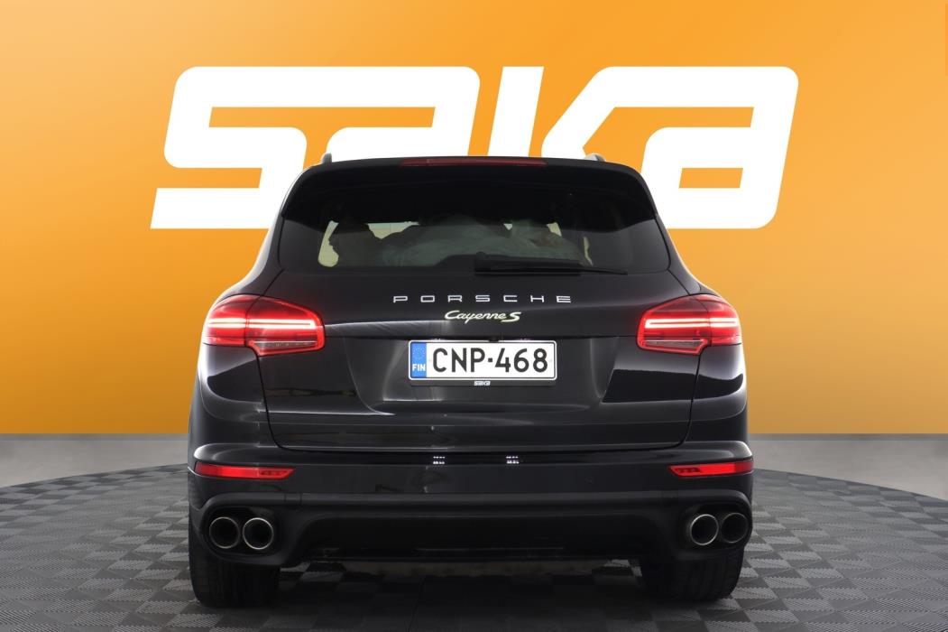 PORSCHE Cayenne 2015