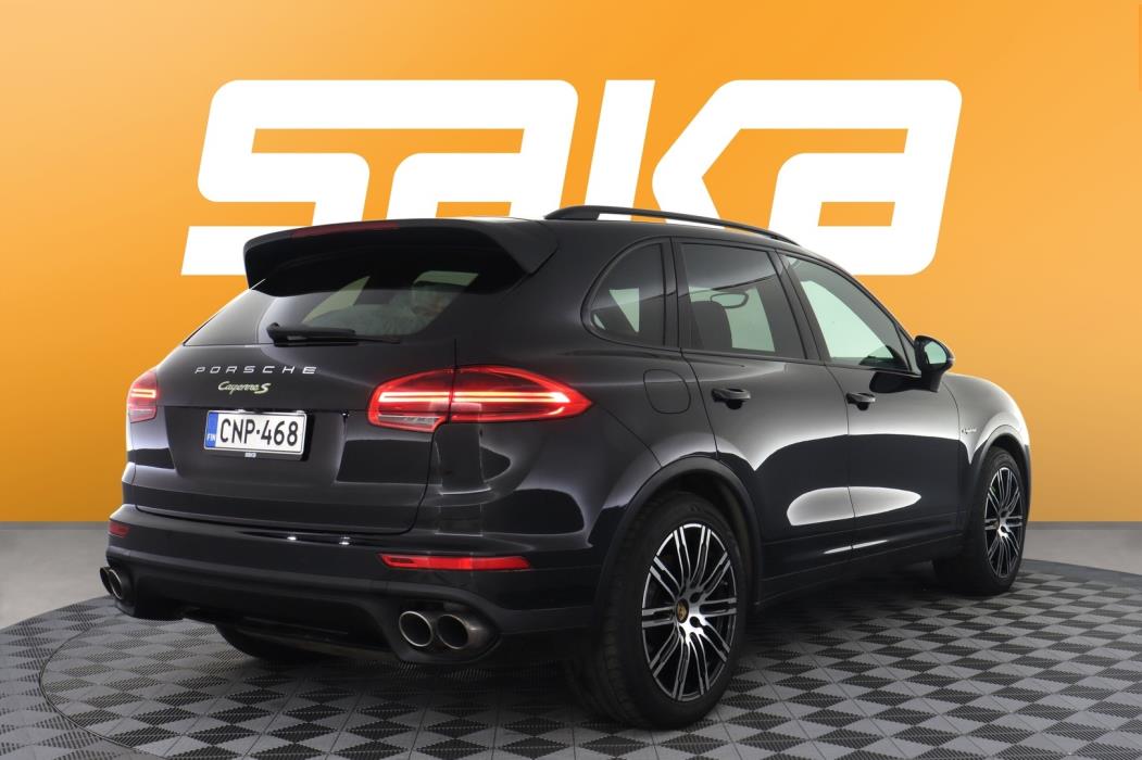 PORSCHE Cayenne 2015